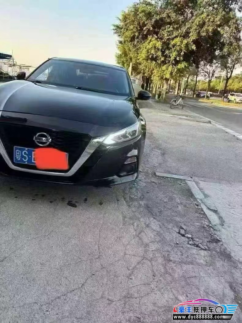 19年日产天籁轿车抵押车出售