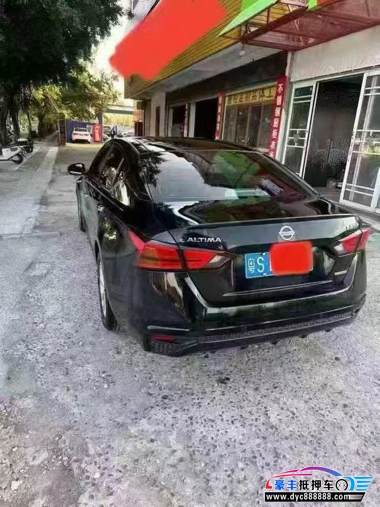 19年日产天籁轿车抵押车出售