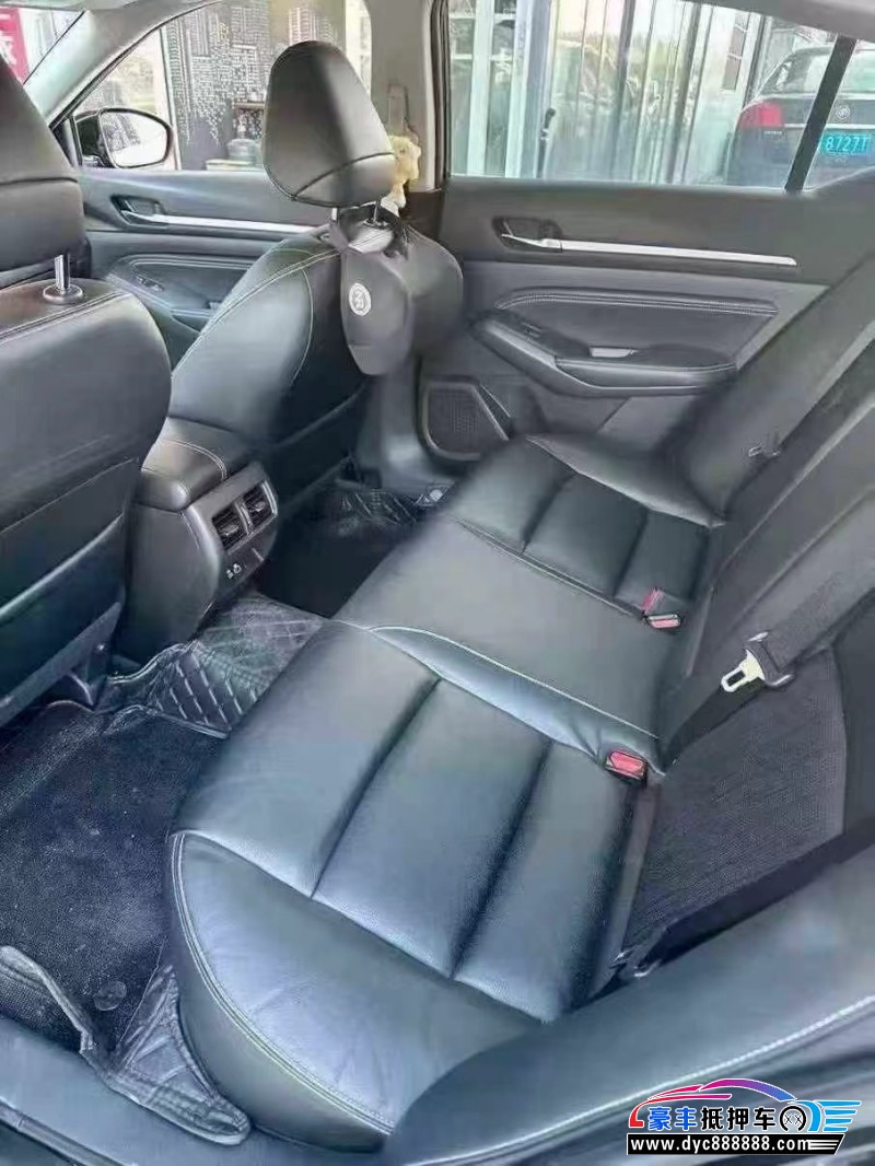 19年日产天籁轿车抵押车出售