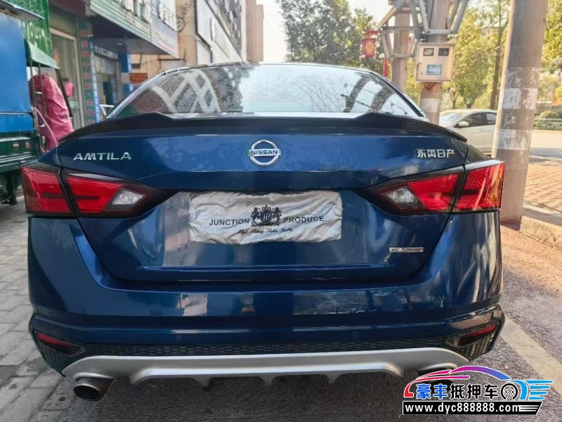 19年日产天籁轿车抵押车出售