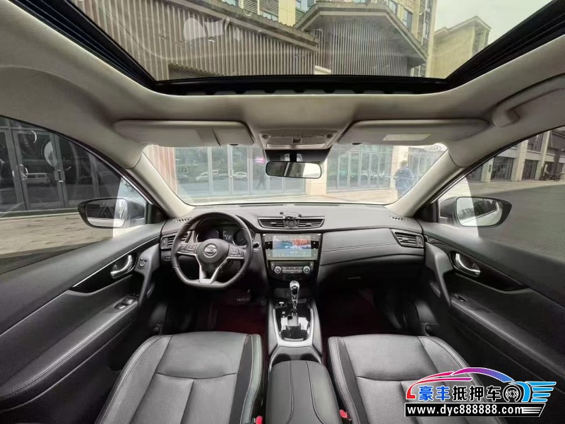 25年日产奇骏轿车抵押车出售