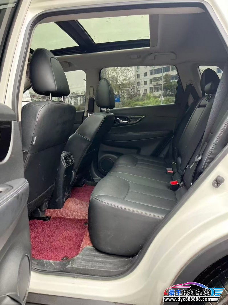 25年日产奇骏轿车抵押车出售