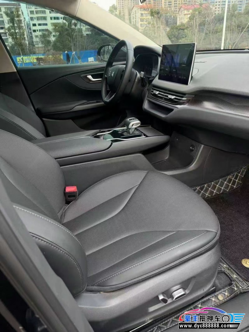 23年红旗EQM5轿车抵押车出售