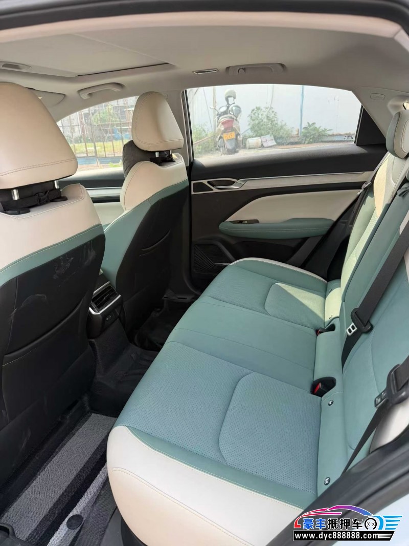 22年吉利帝豪轿车抵押车出售