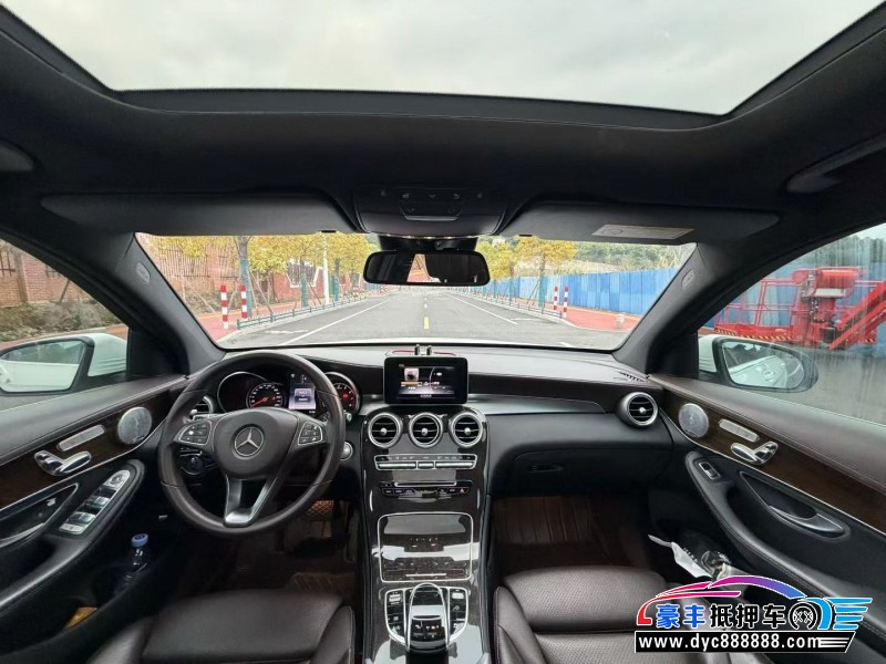 17年奔驰GLC轿车抵押车出售