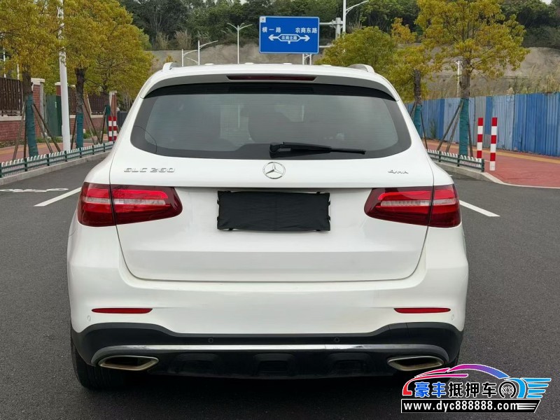 17年奔驰GLC轿车抵押车出售