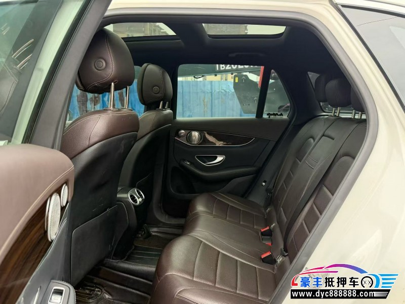 17年奔驰GLC轿车抵押车出售