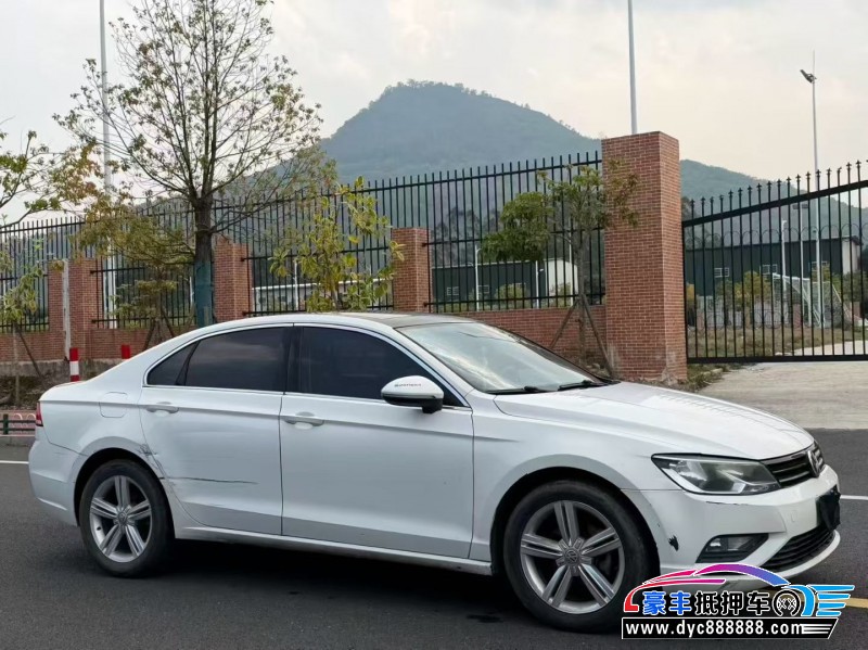 16年大众凌渡轿车抵押车出售