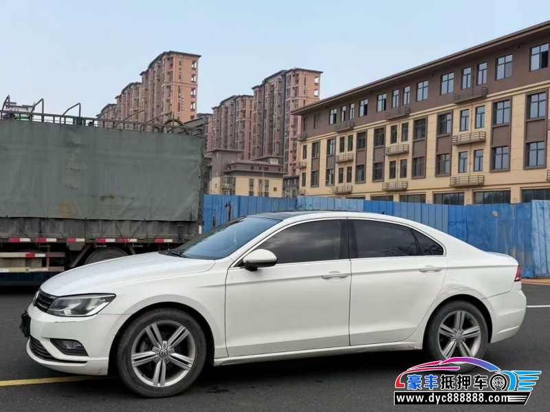 16年大众凌渡轿车抵押车出售