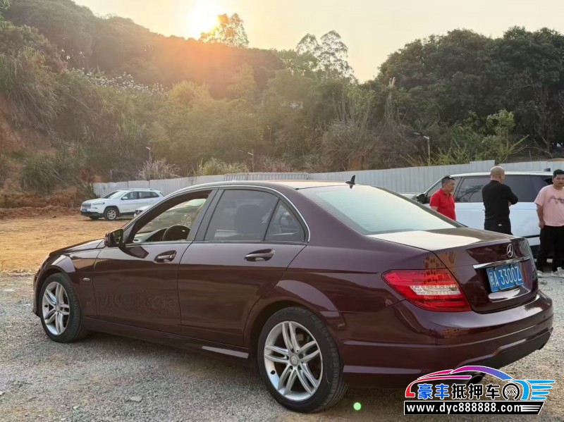 14年奔驰C轿车抵押车出售