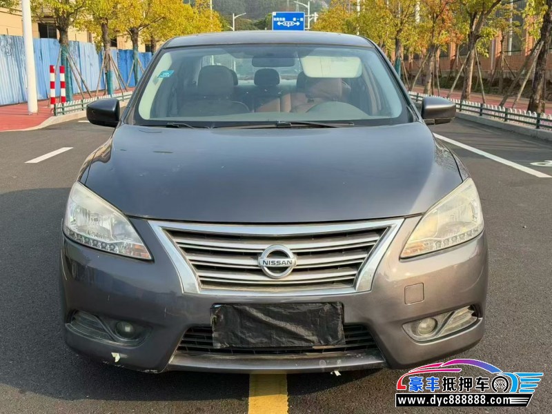 抵押车出售14年日产轩逸轿车