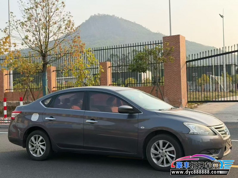 14年日产轩逸轿车抵押车出售