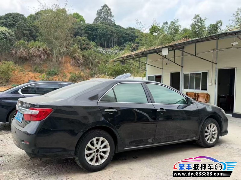 12年丰田凯美瑞轿车抵押车出售