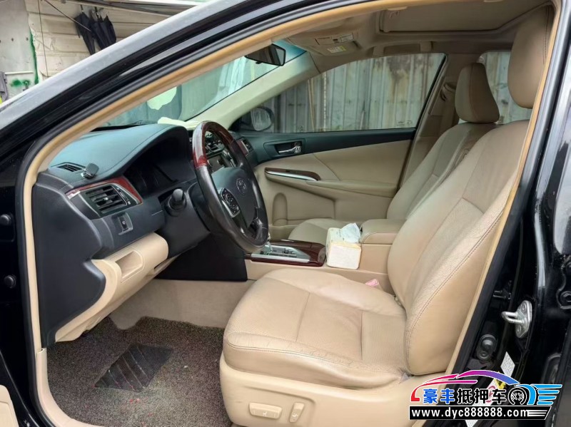 12年丰田凯美瑞轿车抵押车出售