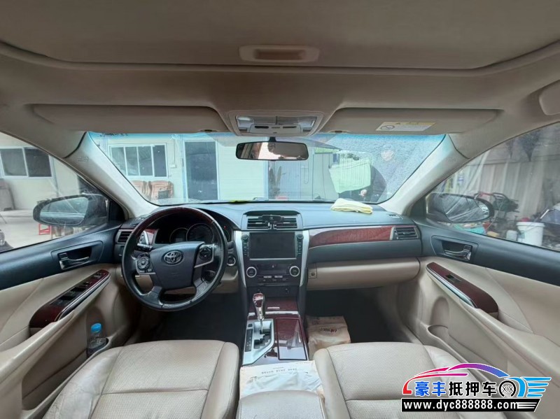 12年丰田凯美瑞轿车抵押车出售