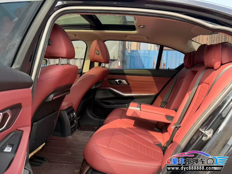 20年宝马3系轿车抵押车出售