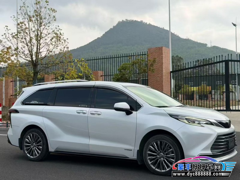 22年丰田塞纳轿车抵押车出售