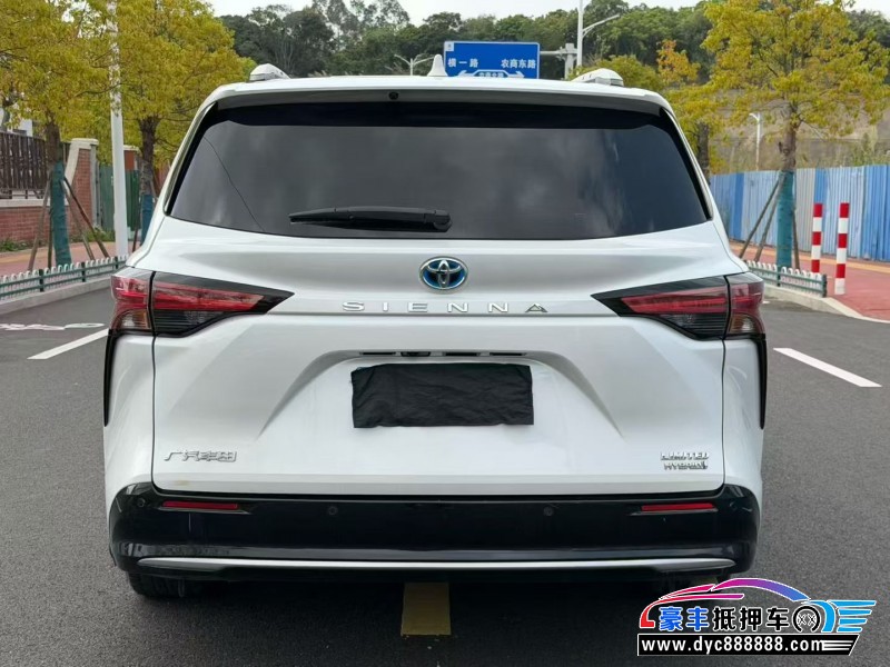 22年丰田塞纳轿车抵押车出售