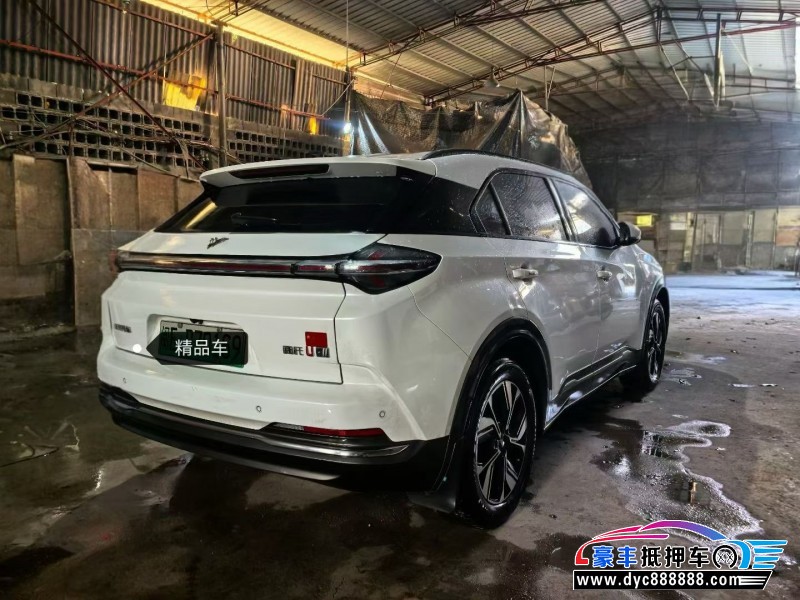 23年哪吒U轿车抵押车出售