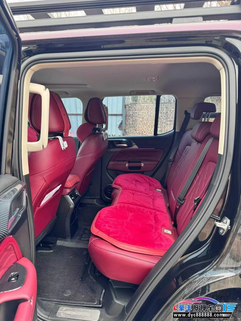 25年WEY坦克300轿车抵押车出售