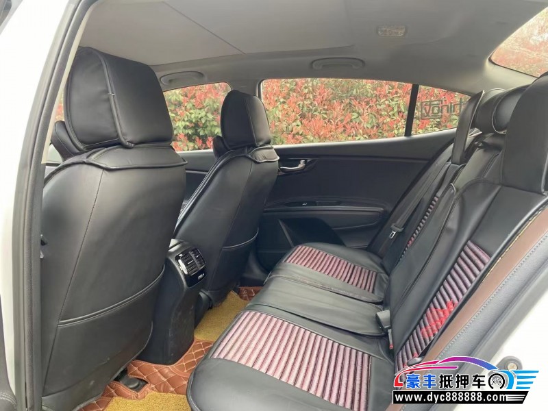 18年起亚K4轿车抵押车出售