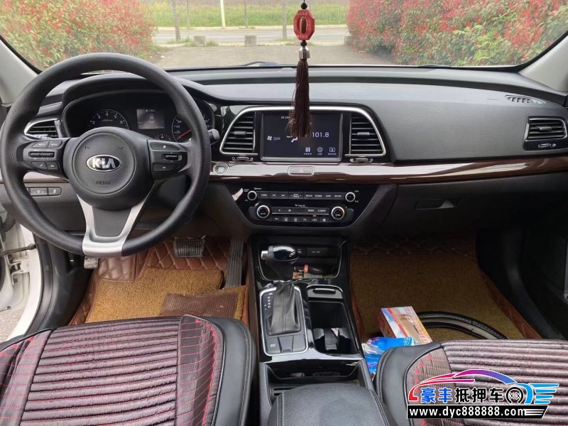 18年起亚K4轿车抵押车出售