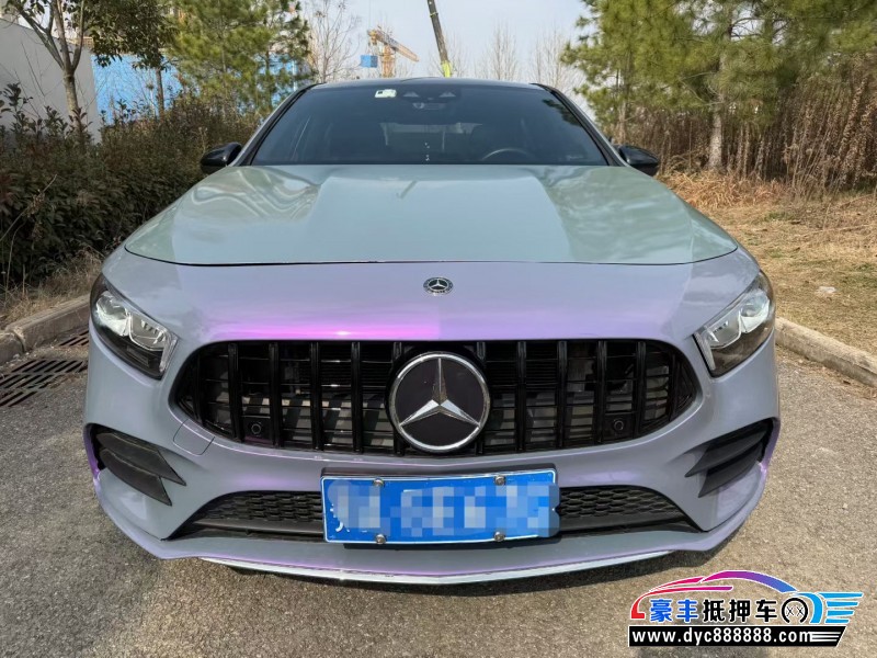 19年奔驰A轿车抵押车出售