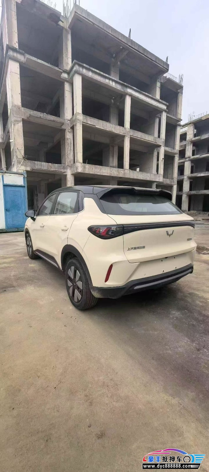 25年五菱缤果轿车抵押车出售