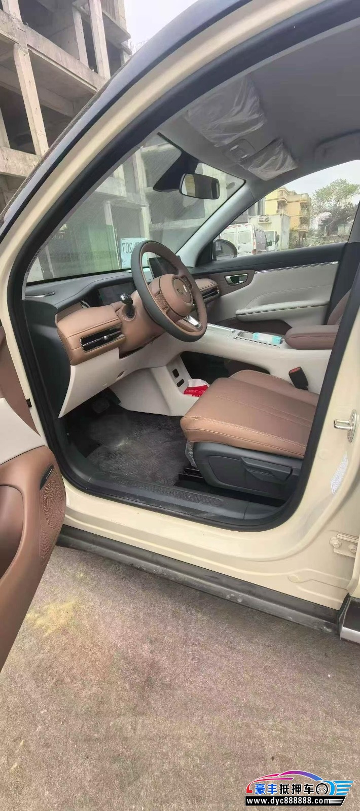 25年五菱缤果轿车抵押车出售