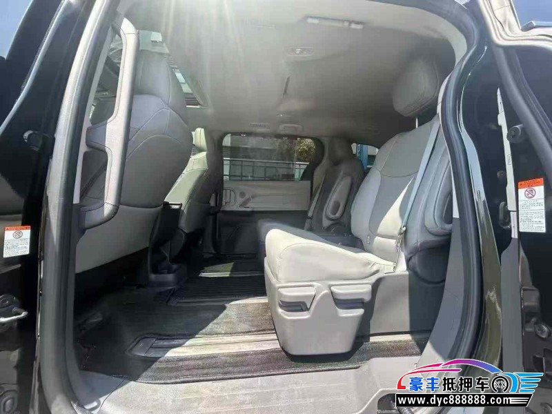 24年丰田格瑞维亚轿车抵押车出售