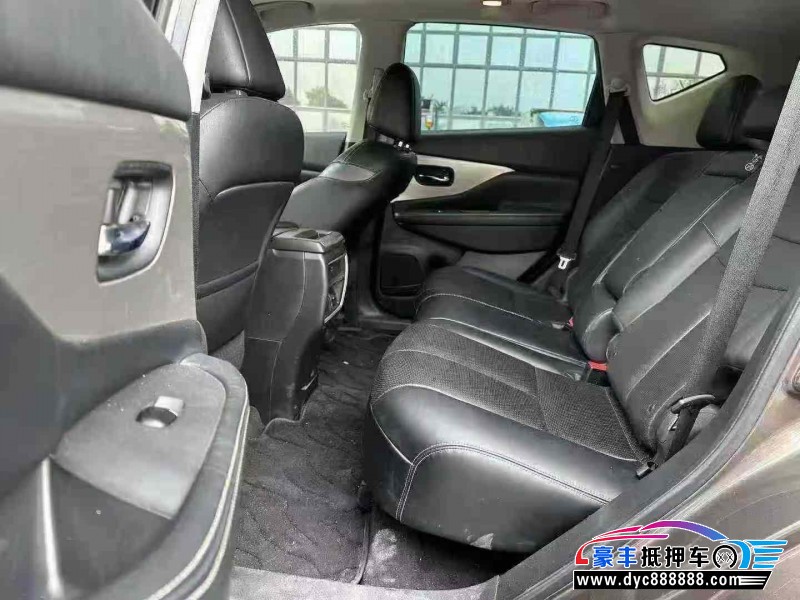 18年日产楼兰轿车抵押车出售