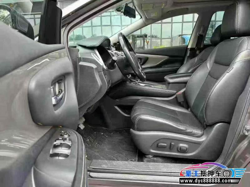 18年日产楼兰轿车抵押车出售