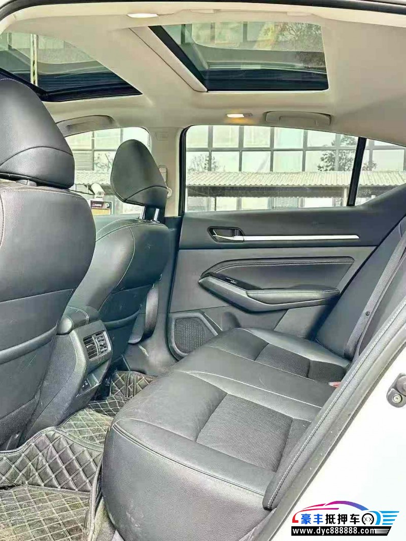 24年日产天籁轿车抵押车出售