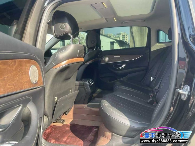 18年奔驰E轿车抵押车出售