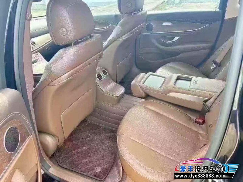 22年奔驰E轿车抵押车出售