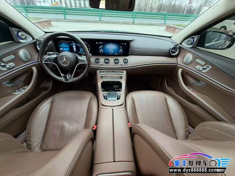 22年奔驰E轿车抵押车出售