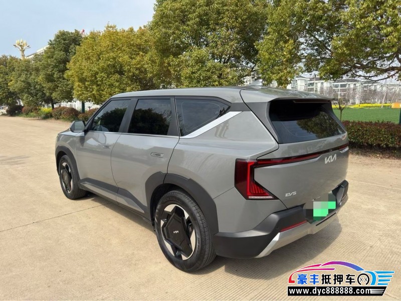 24年起亚EV5轿车抵押车出售