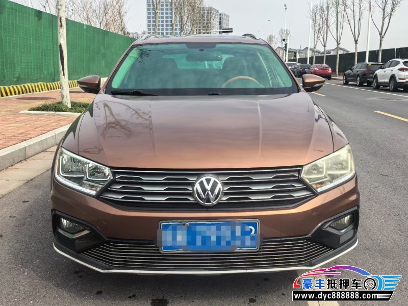 抵押车出售17年大众蔚领轿车