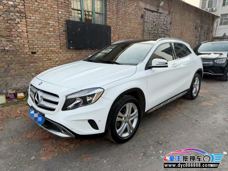 抵押车出售16年奔驰GLA轿车