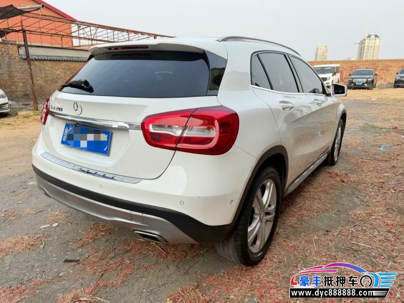 16年奔驰GLA轿车抵押车出售