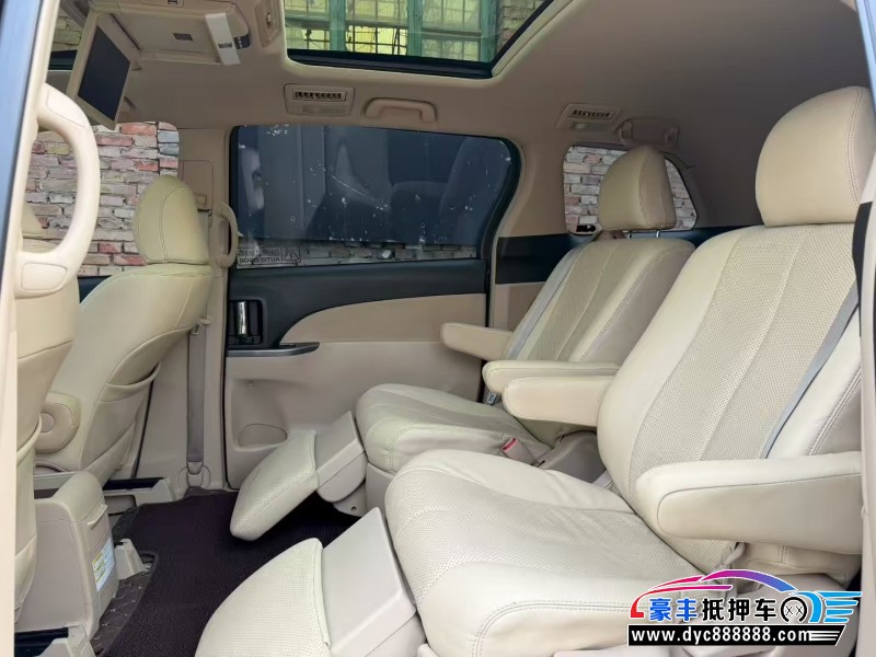 18年丰田普瑞维亚轿车抵押车出售