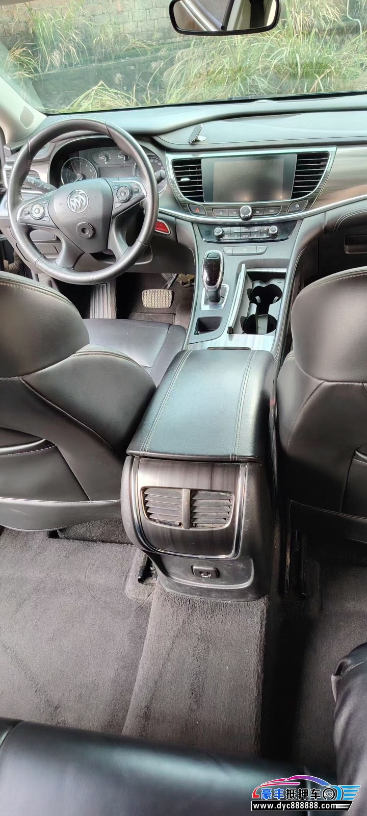 18年别克君越轿车抵押车出售