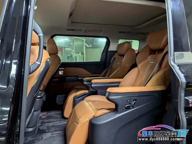 25年红旗HQ9轿车抵押车出售