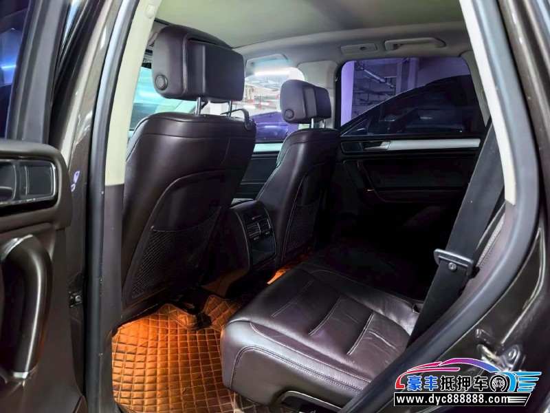 17年大众途锐轿车抵押车出售