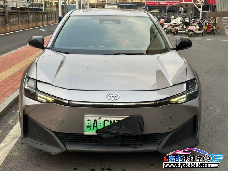 抵押车出售24年丰田BZ3轿车