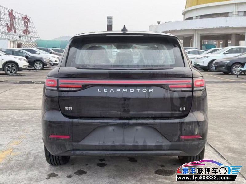 25年零跑C11轿车抵押车出售