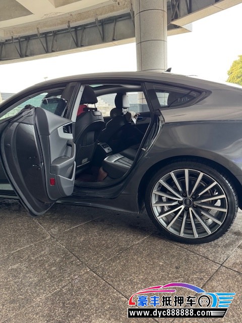 24年奥迪A5轿车抵押车出售