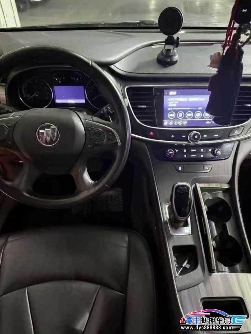 20年别克君越轿车抵押车出售