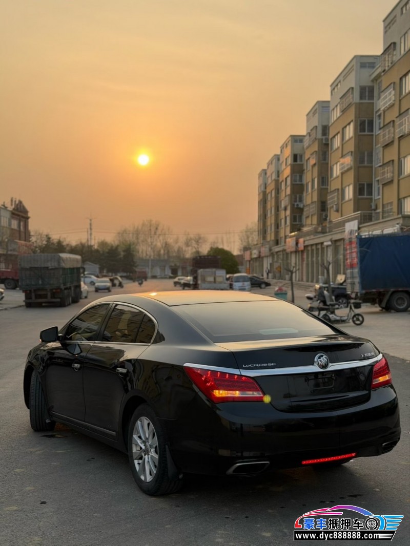 15年别克君越轿车抵押车出售