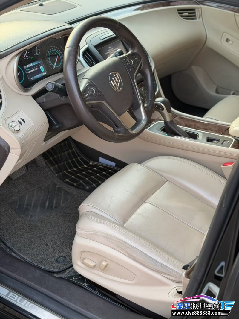 15年别克君越轿车抵押车出售